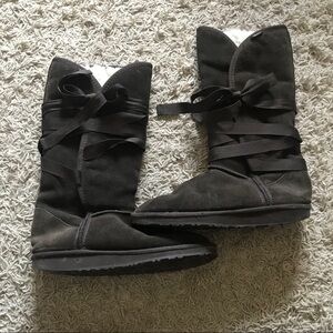 Emu lace up shearling boots